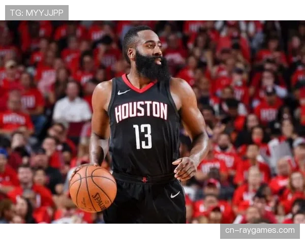 特写：39岁的博努奇在更衣室内的领袖作用，随队记者透露的细节